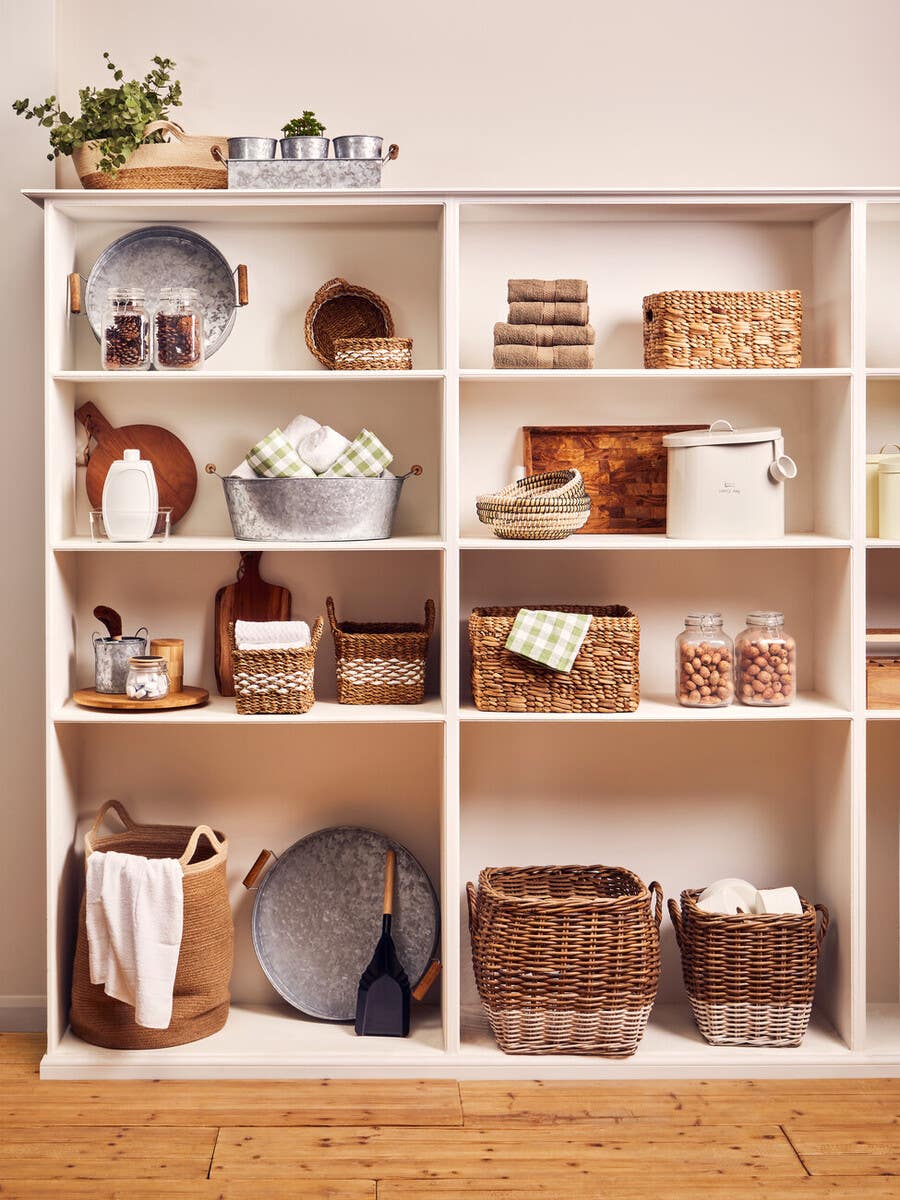 Dog Food Storage Bin With Spoon