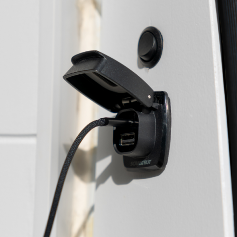Scanstrut SC-USB-F4 Flip Pro Plus Fast Charging USB-A and USB-C Socket – 12V/24V Marine & RV Waterproof Fast Charger