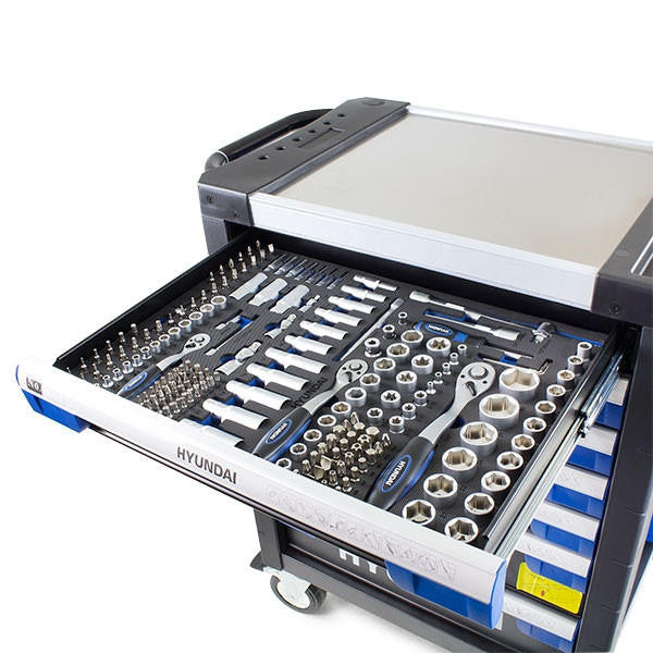 Hyundai 305 Piece Tool Set, 7 Drawer Caster Mounted Roller Tool Chest Cabinet | HYTC9003