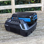 Hyundai 16.5'' / 42cm 40v Cordless Self-Propelled Lawnmower 2.5Ah Li-Ion Battery | HYM40LI420SP