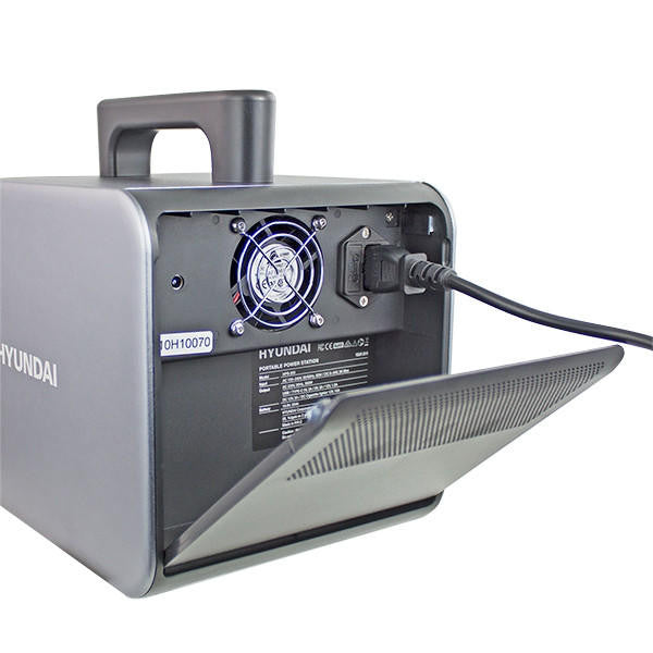Hyundai HPS-300 Portable Power Station & Protective Carry/Shoulder Bag