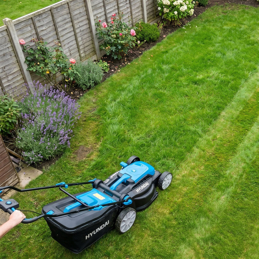 Hyundai 38cm / 15" 40V (2x20V) 3-in-1 Brushless Cordless Lawnmower,  36L Bag | HY40CLM38