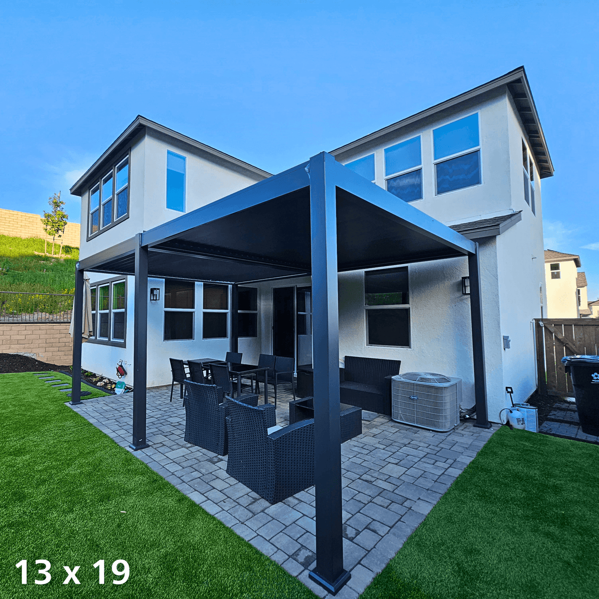 Villa Pergola - Motorized Louver w/ Edge Lighting
