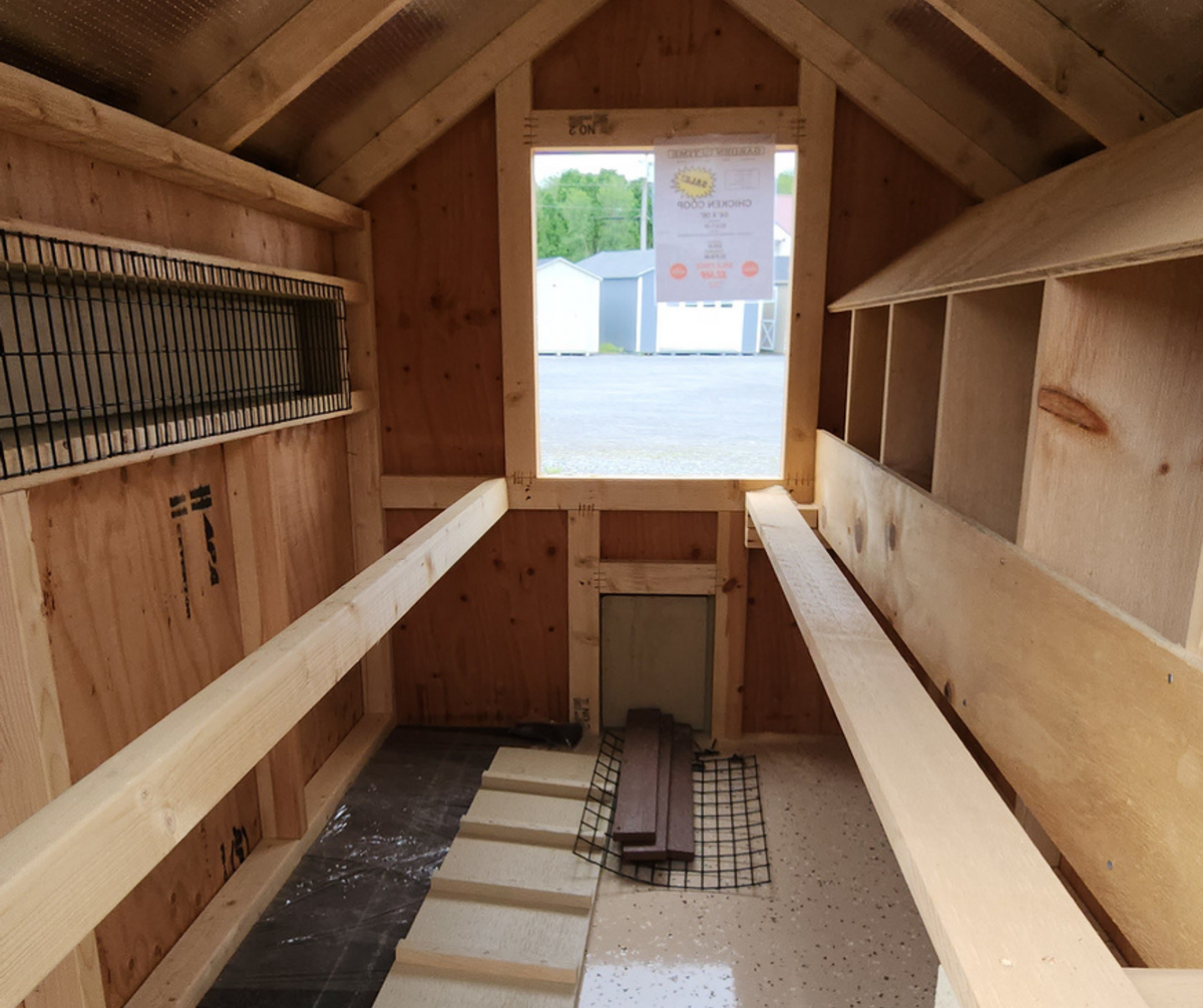 4' X 6' DURATEMP CHICKEN COOP - BEIGE