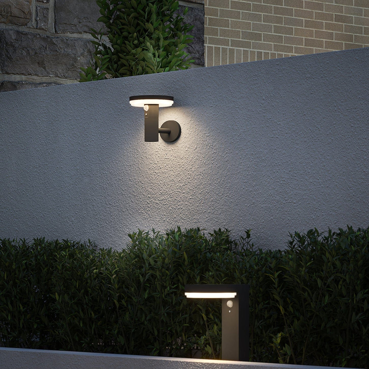 4lite Antheia Solar IP54 Die-Cast Aluminium LED Outdoor Wall Light with Built in PIR Motion Sensor