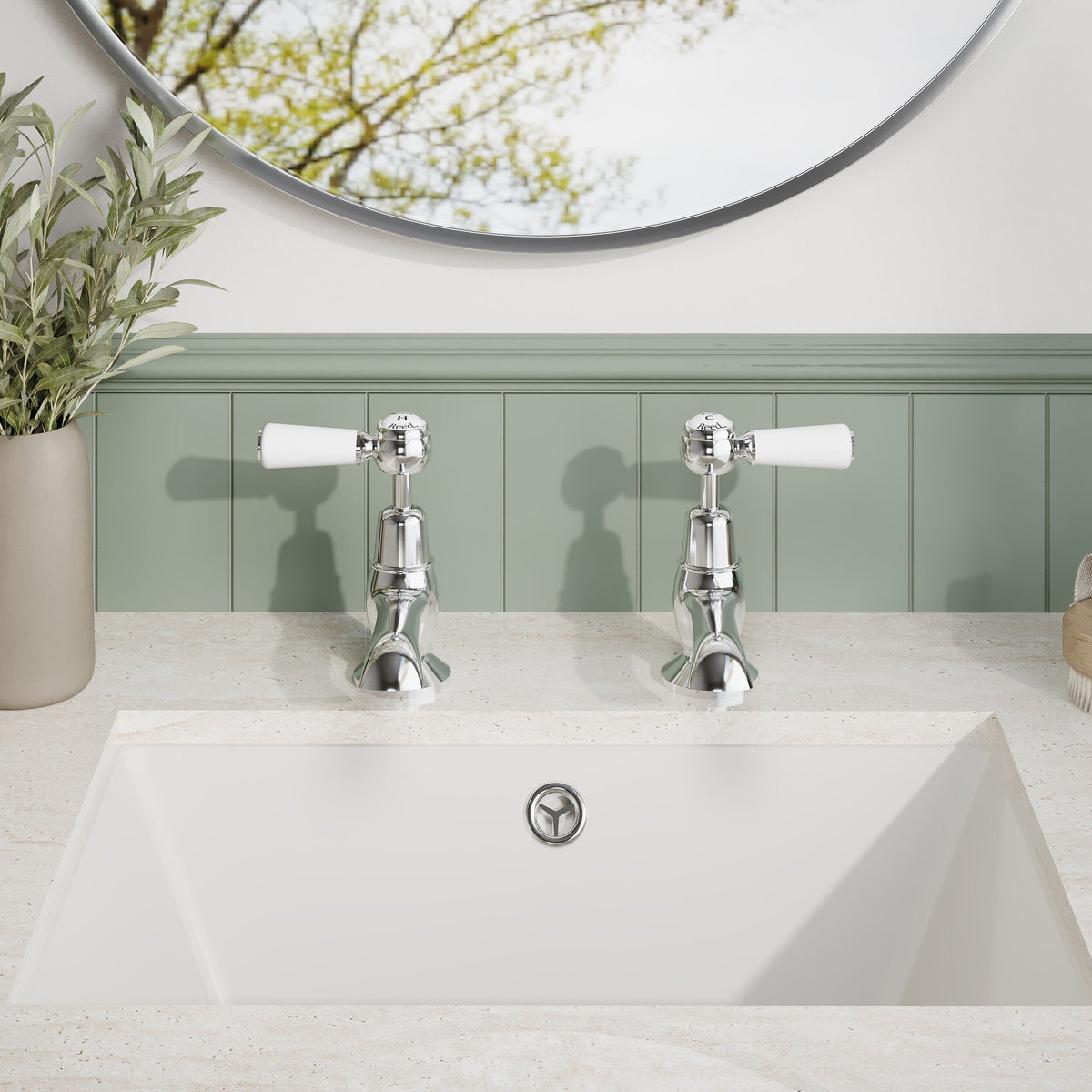 Claremont Topaz Lever Basin Pillar Taps