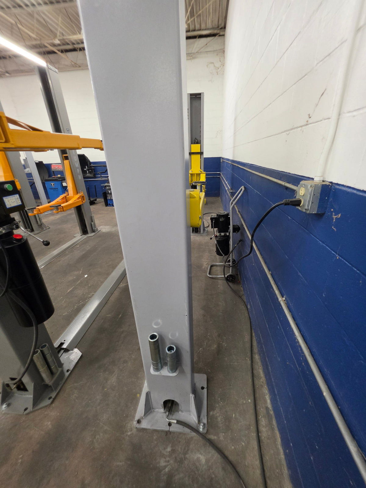 Triumph C-7000 Portable Two Post Lift 7,000lb Capacity