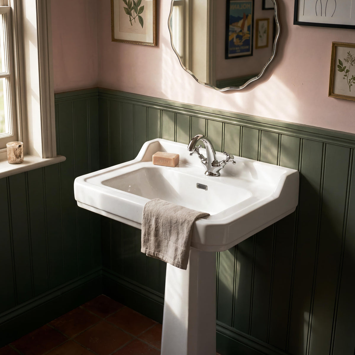 Classique Basin with Full Pedestal - White