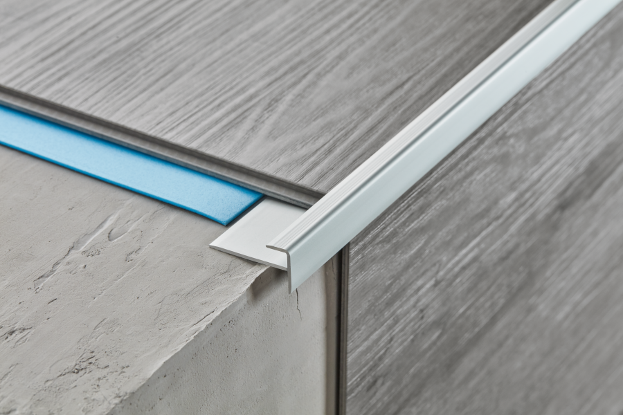 Aluminium Stair Nosing Outer Corner 5 MM x 900 MM & 2500 MM Length Silver LVT CL5