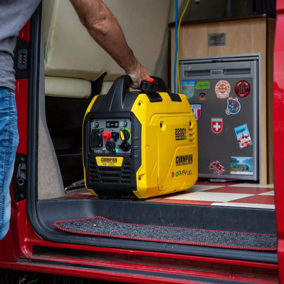 Champion 92001i-DF 2200 Watt (2.2kW) "Mighty Atom" Dual Fuel Inverter Generator