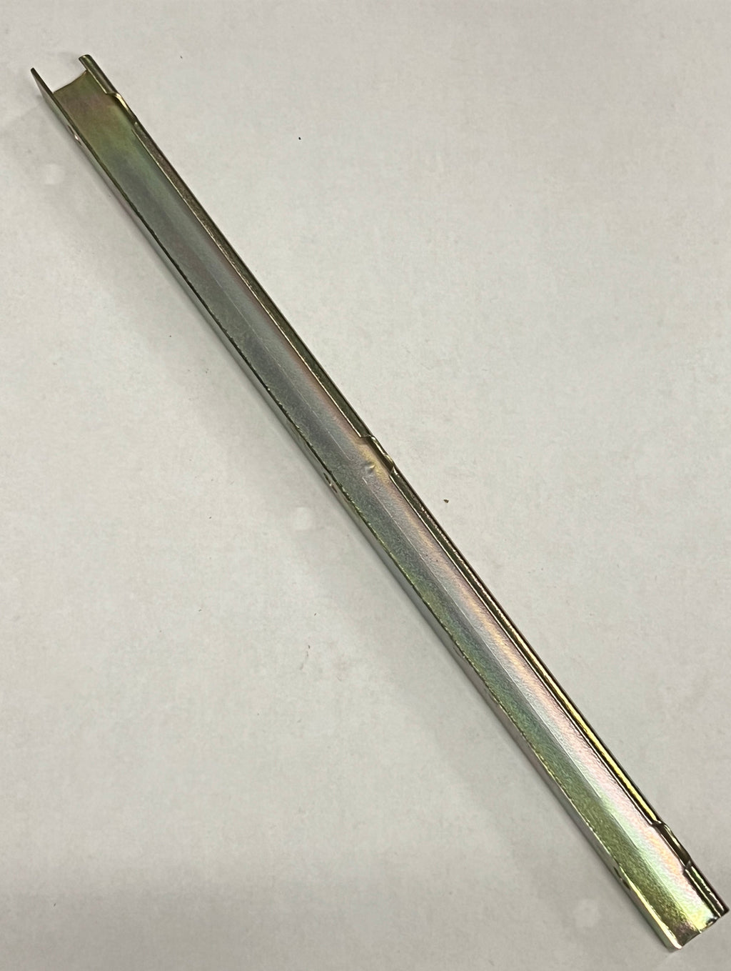 S1136 - CASEMENT TRACK FOR WINDOW 11-3/8IN LENGTH CWT 13 With Detach Slot