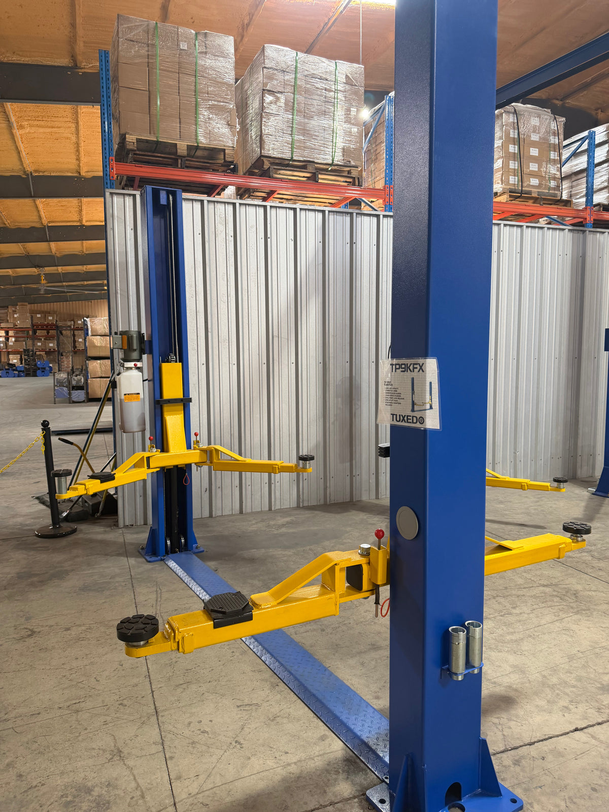 Tuxedo TP9KFX Floor Plate 9,000lb Two Post Lift