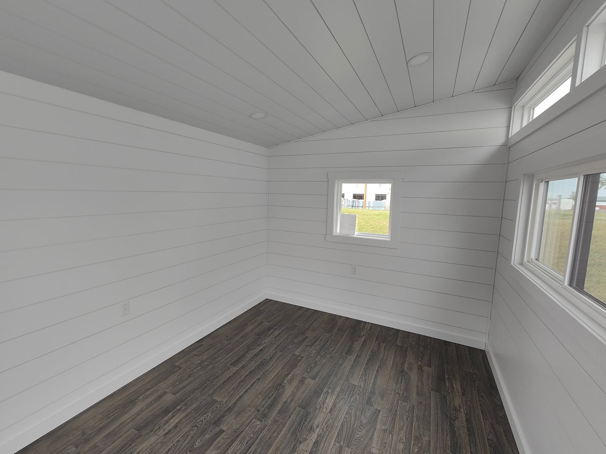 10x14 Studio Modern