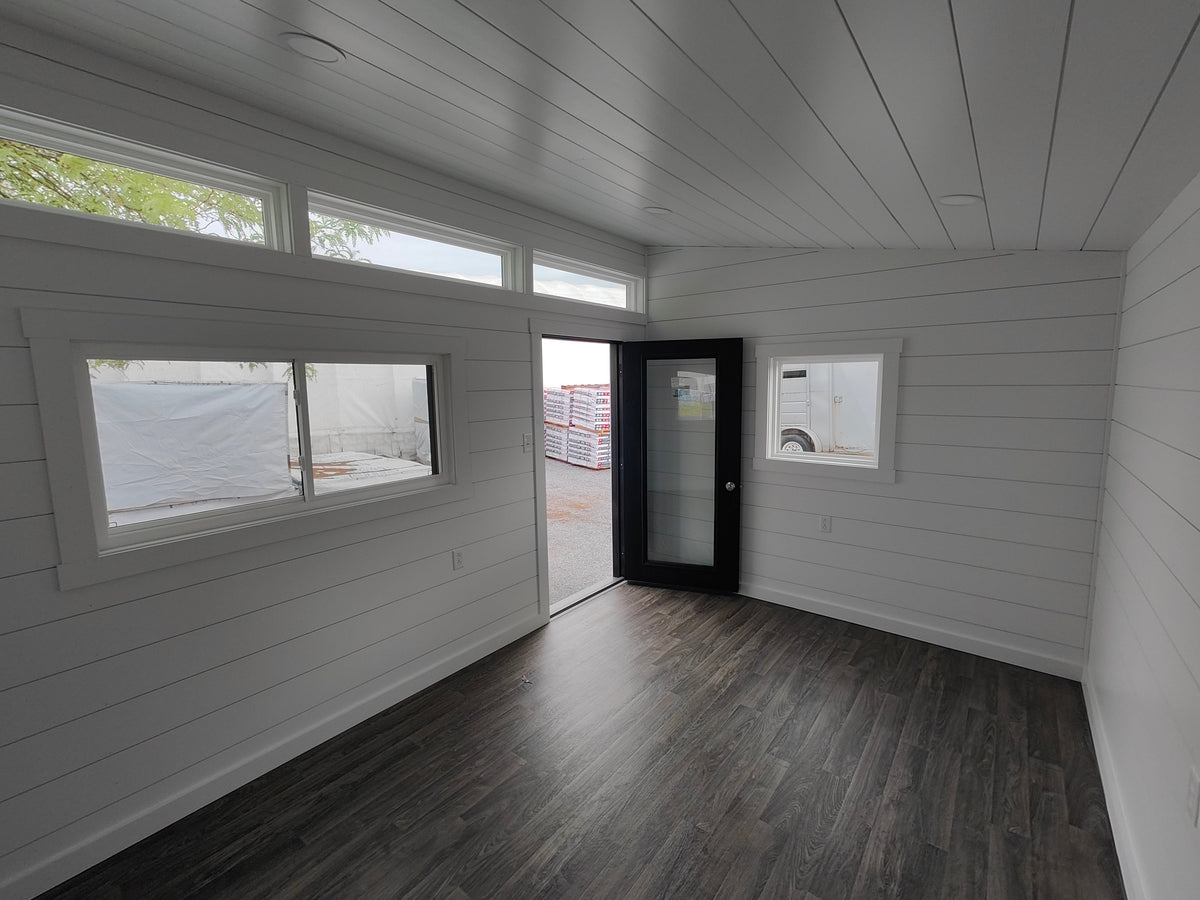 10x14 Studio Modern