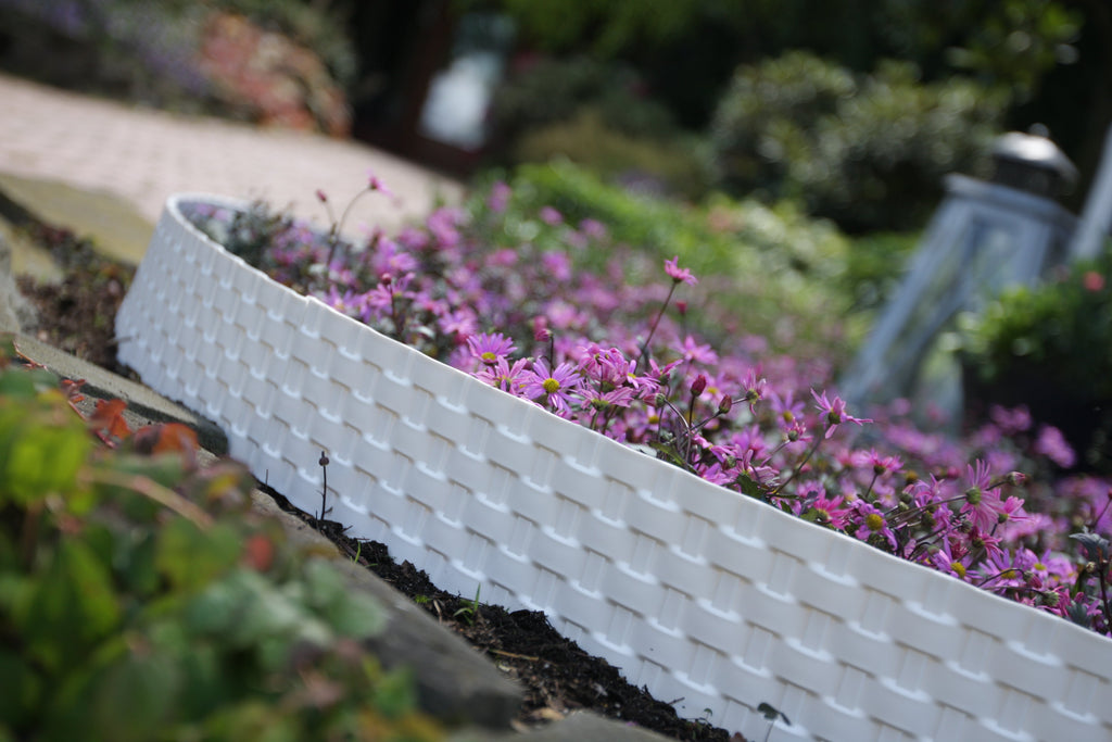 Lawn Edging, Plastic Palisade Rattan Effect, 2.4m, Gray