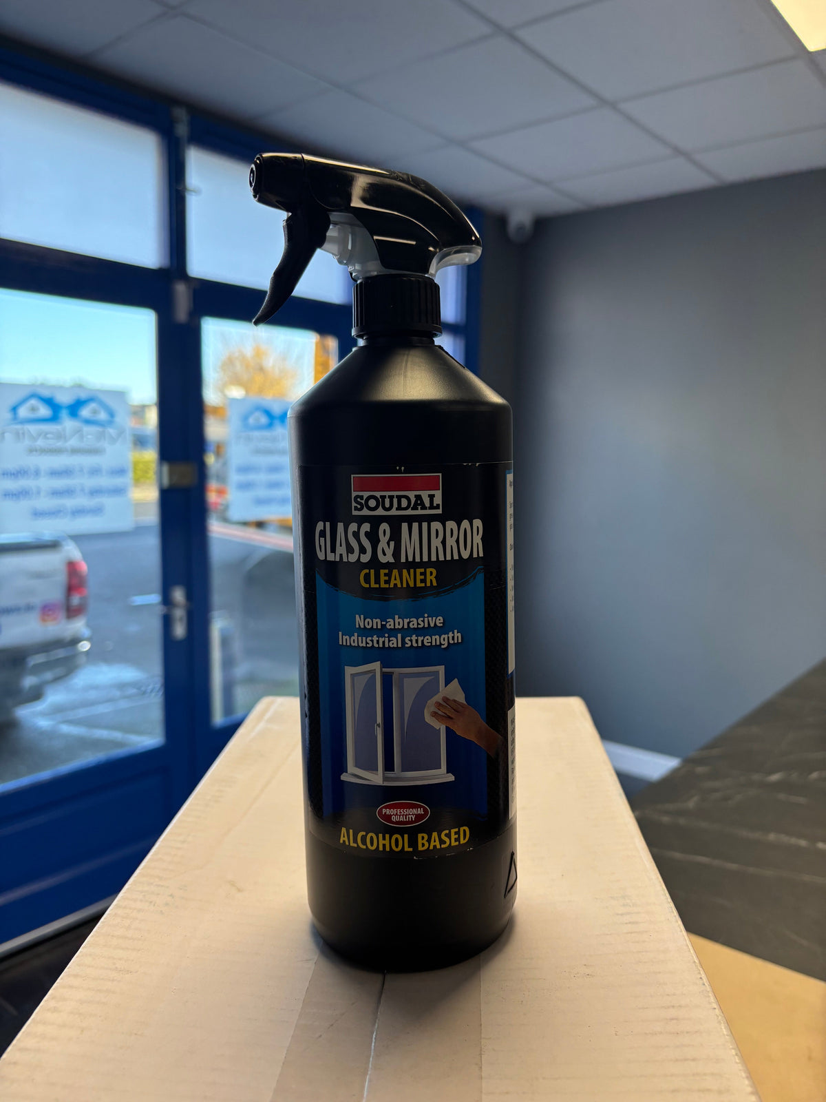 Glass & Mirror Spray cleaner