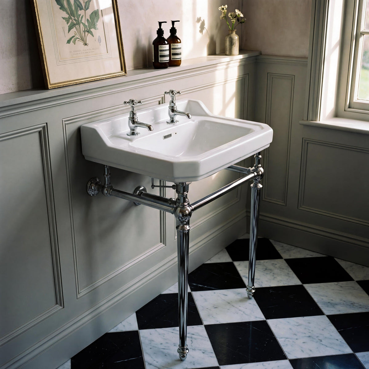 Richmond Traditional Basin With Washstand - White