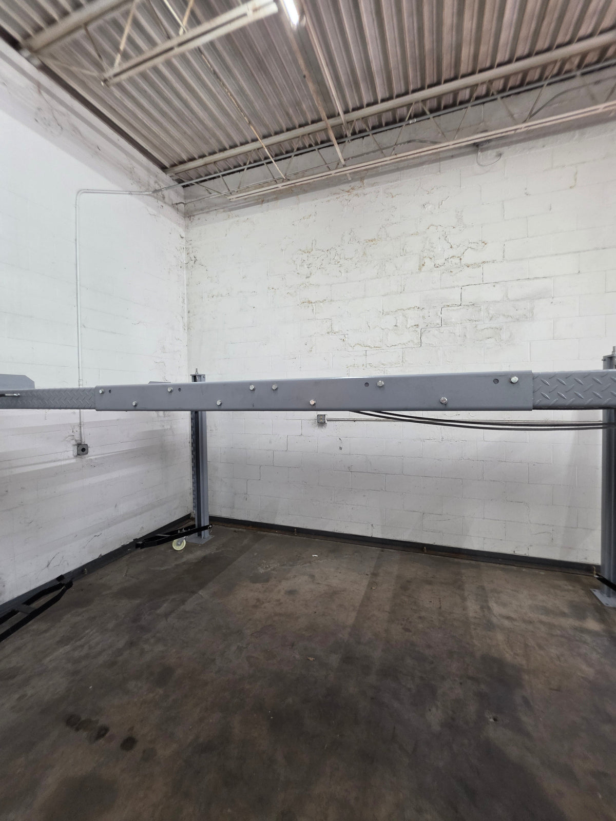 Triumph NSS8X-1 8,000lb Four Post Lift (Lift Gate Service Included)