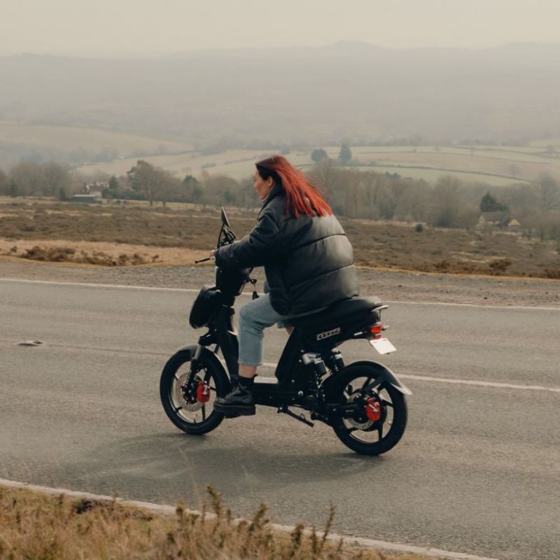 Eskuta SX-250 Series IV Moped Style EAPC Electric Bike 2023