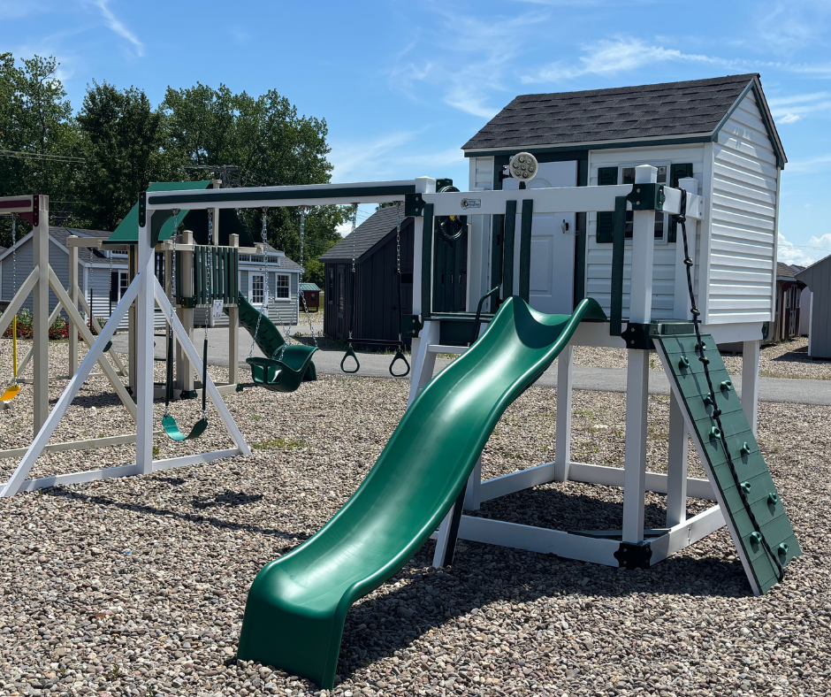 C-4 HIDEOUT PLAYSET - WHITE/GREEN