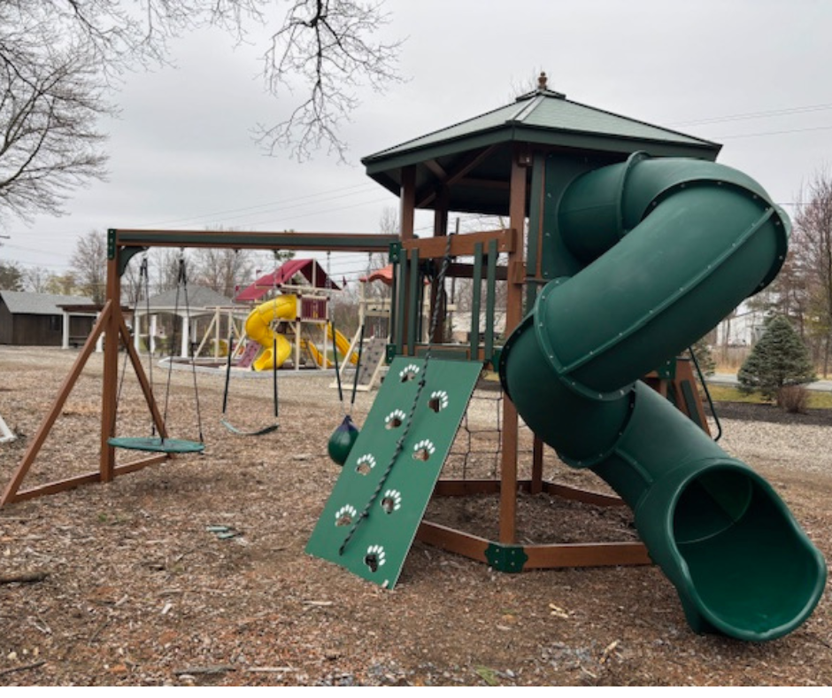 BASECAMP 77 HONEYCOMB PLAYSET - CHESTNUT/ GREEN