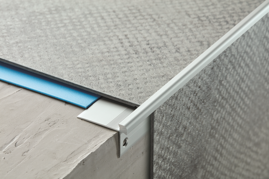 Aluminium Stair Nosing Outer Corner 3 MM x 900 MM & 2500 MM Length Silver LVT Z3