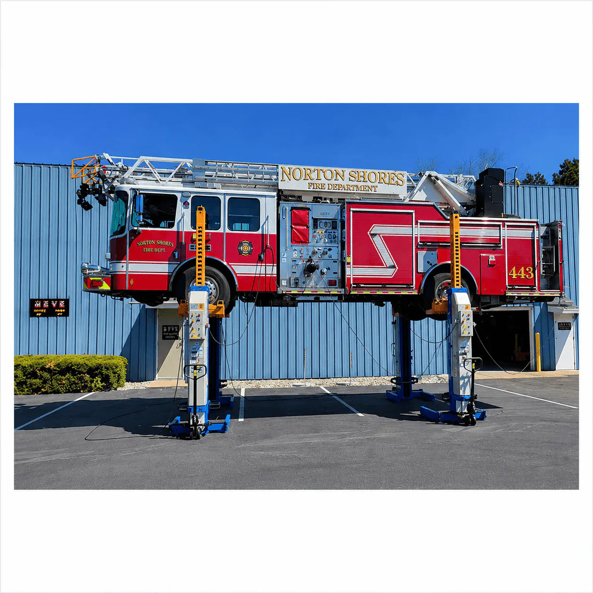Atlas Maxima ML-4034BC ALI Certified Battery-Powered Mobile Column Lift, 4-Column 74,000 lb. Capacity