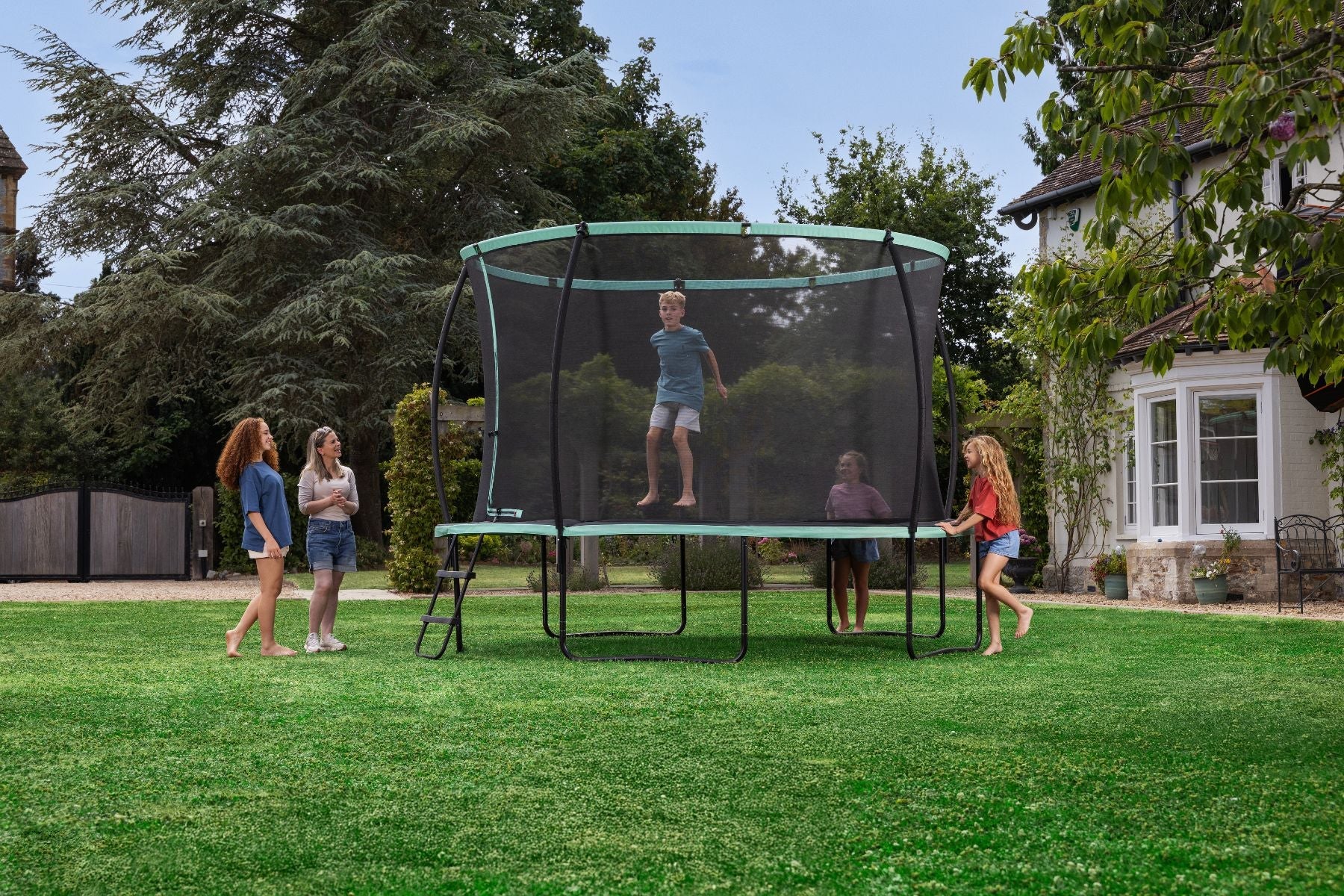 Xtreme Air 12ft Trampoline, Ladder & Enclosure