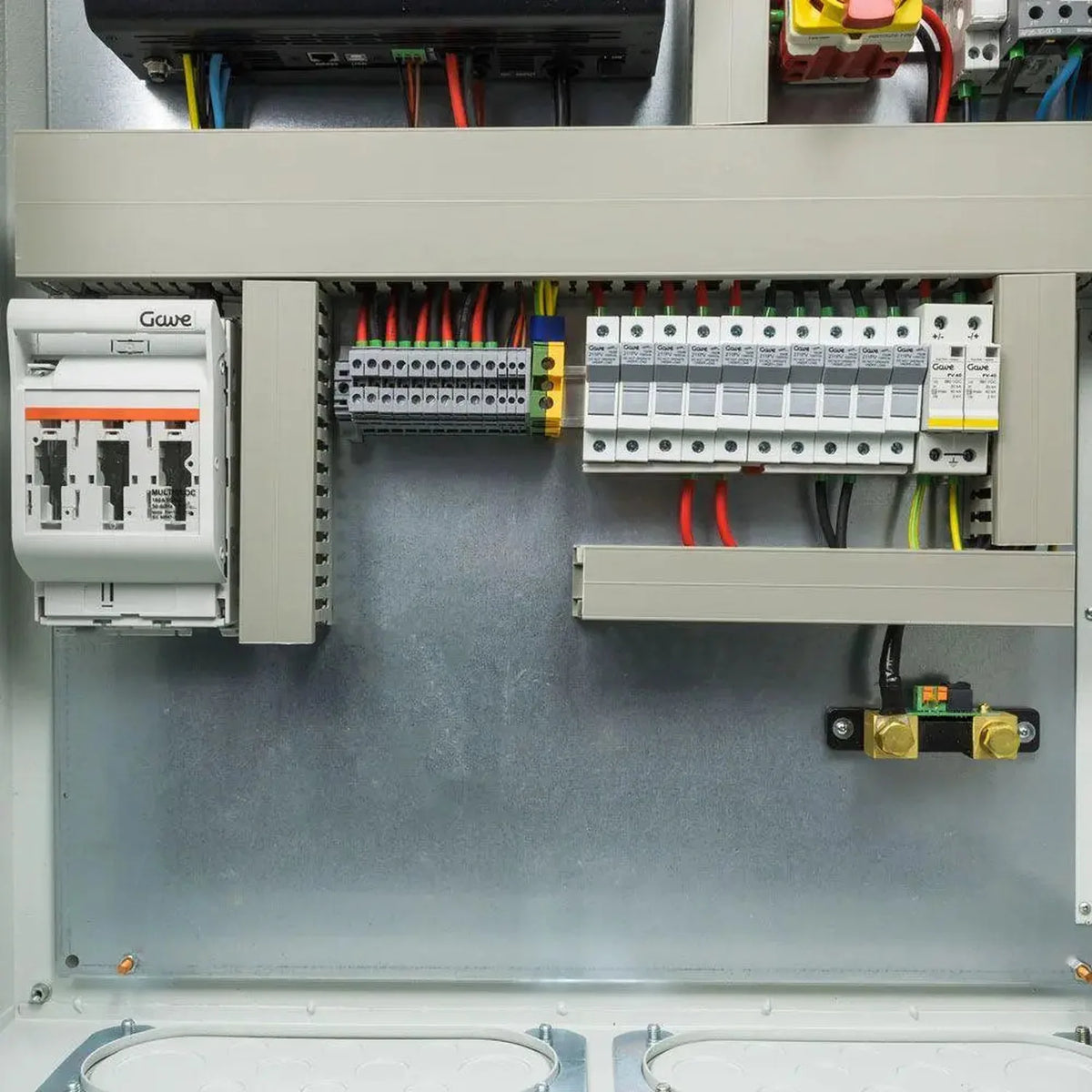 Silent Power SP5048-C-P 5kW Off-Grid Inverter Charger Cabinet 48V
