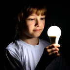 8W B22 LED Bulb Warm White 2700K Dimmable | Ledison Globe