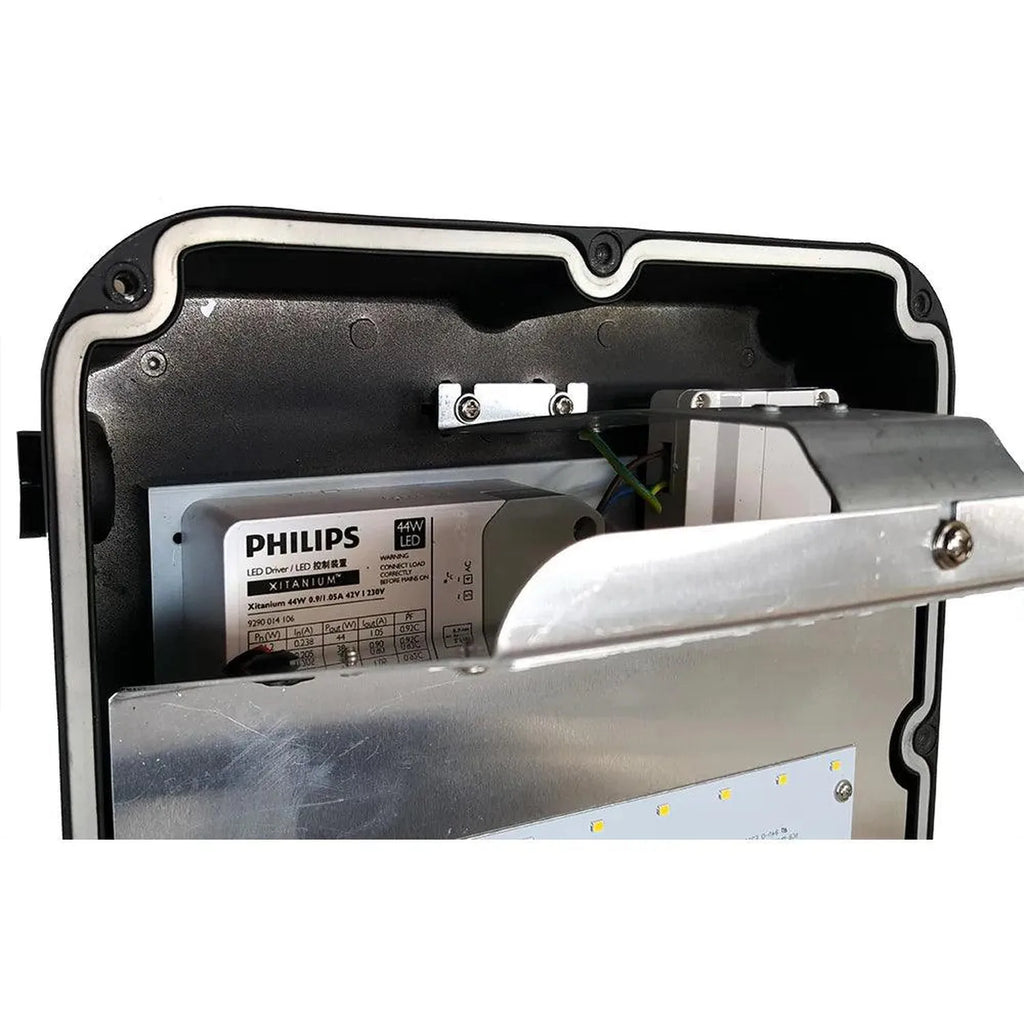 LED Wall Pack 40W IP65 4000K with Photocell | Voltafit