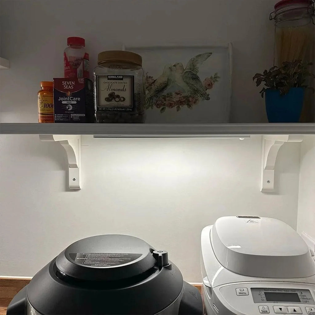 LED Blade 23.5cm Battery Powered Under Cabinet Light | Ledison