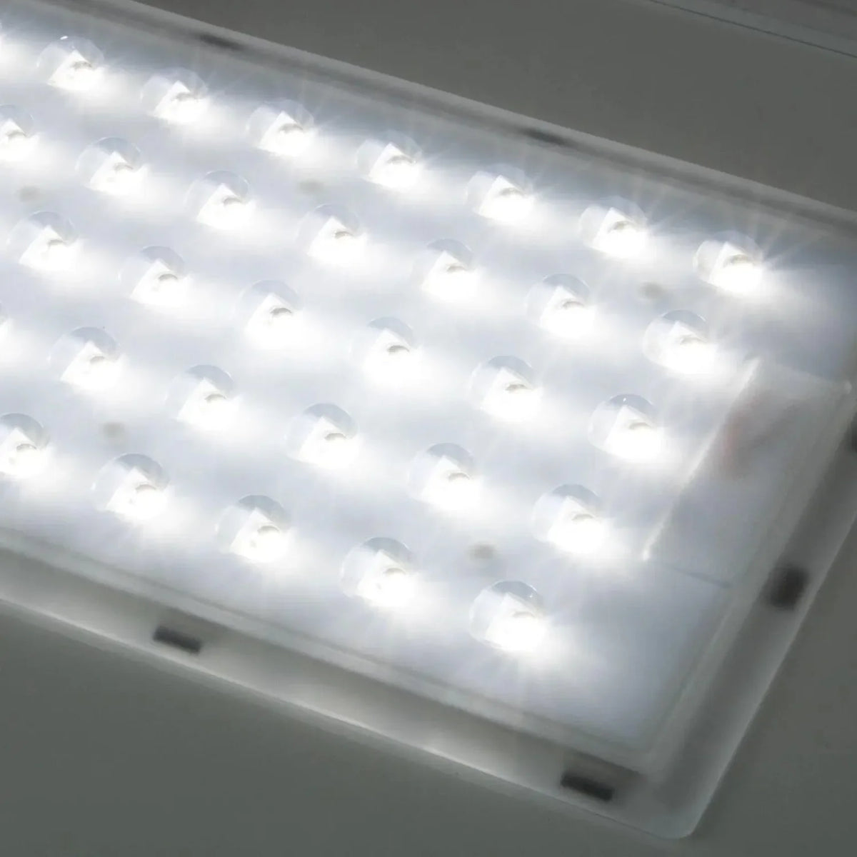 60W LED Solar Street Light with PIR Motion Sensor | Ledison