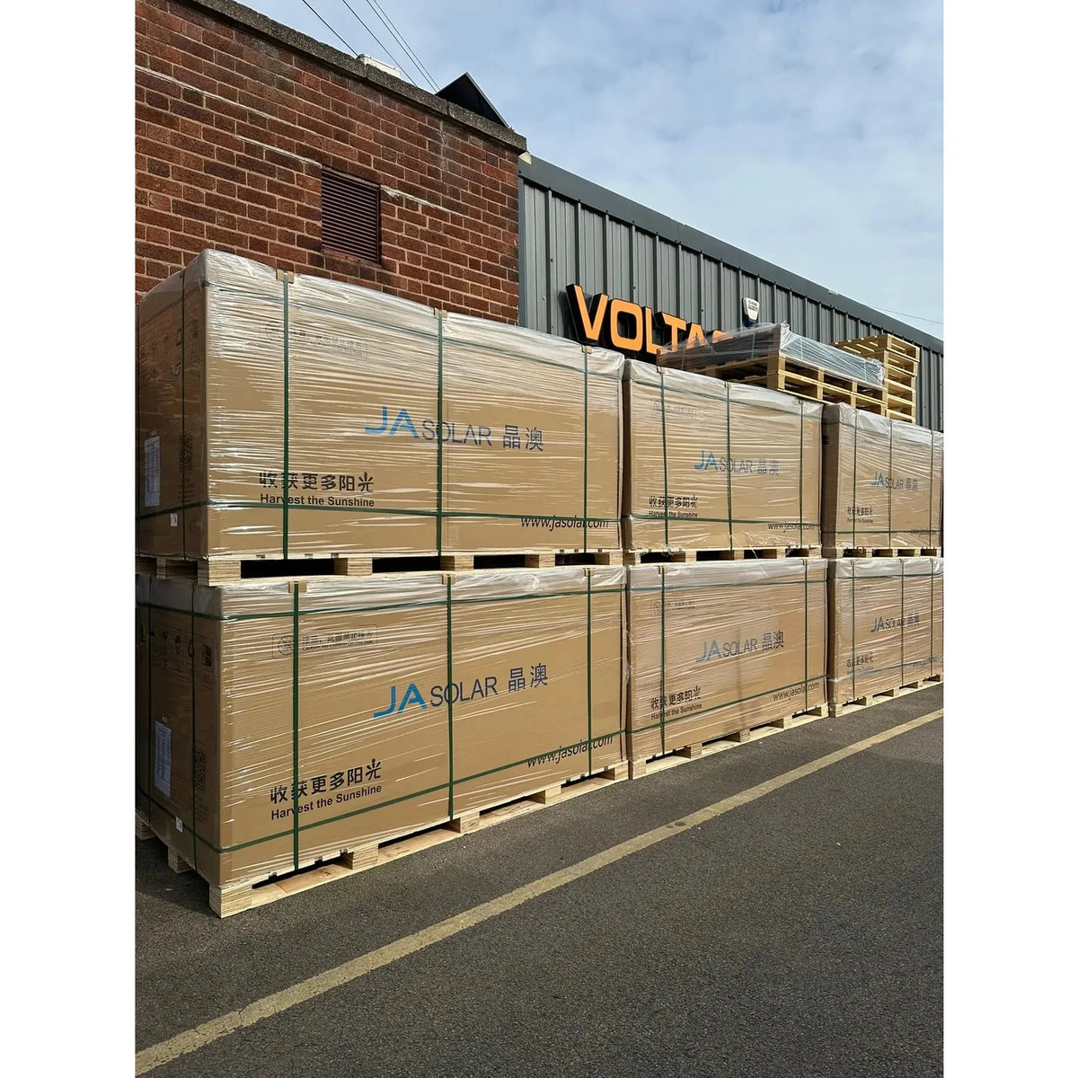 JA Solar 600W Bifacial N-Type Solar Panel Pallet of 36 | JAM72D40-MB