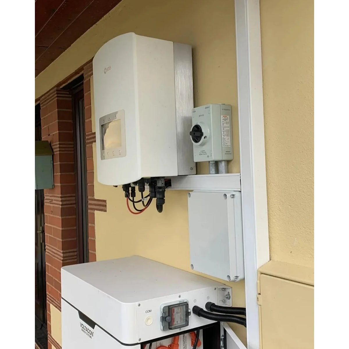 3.6kW Single-Phase Hybrid Solar Inverter | Solis S5-EH1P3.6K-L