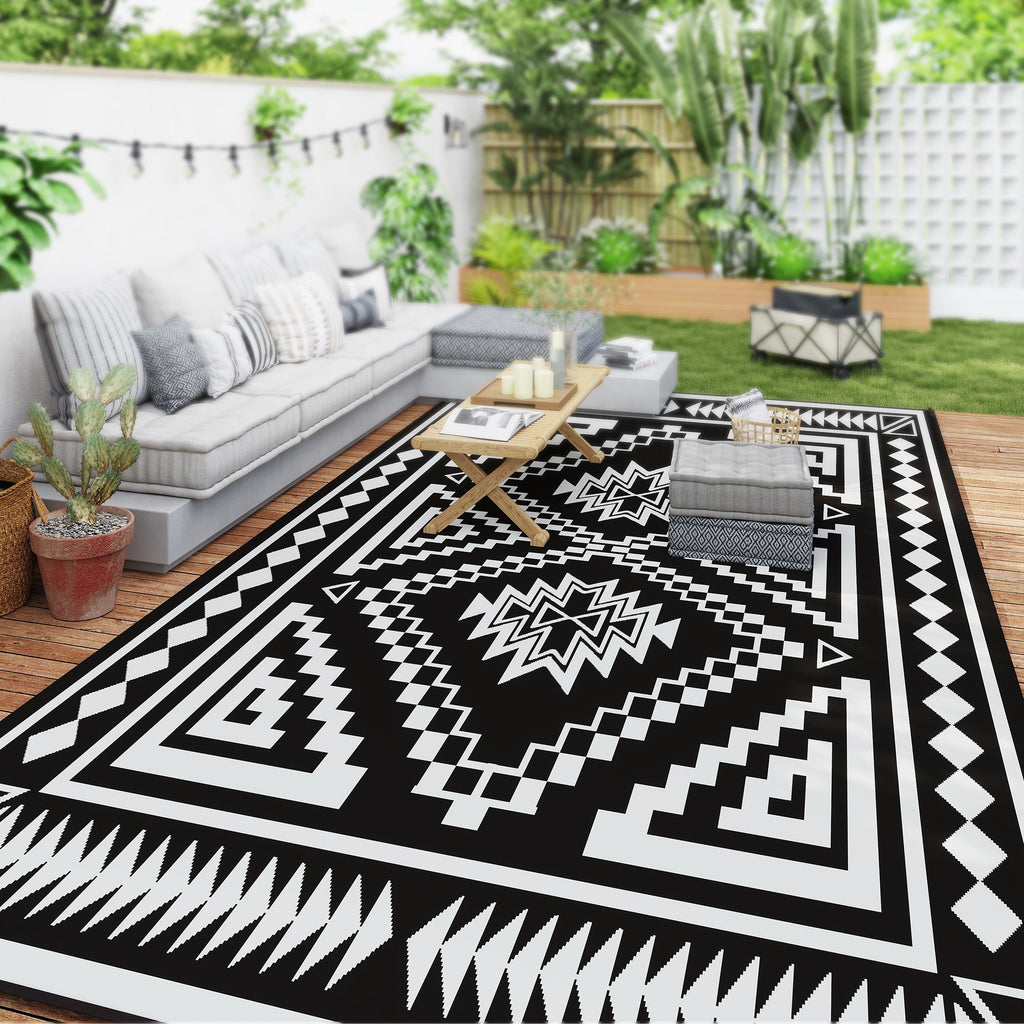 9' x 18' Reversible Waterproof Outdoor Rug with Carry Bag, Black & White Square Patchwork